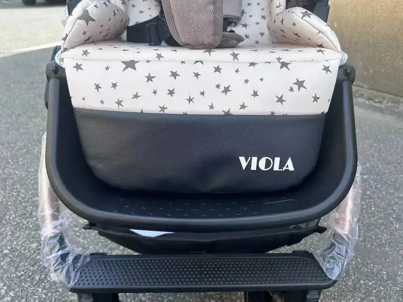Lucid VIOLA LC8: Close-up of VIOLA leg cover with star-patterned padded seat